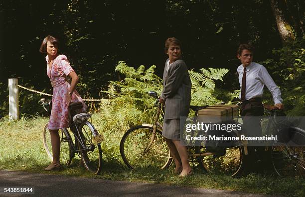 French actors Sabine Azéma, Matthieu Rozé and Annie Girardot on the set of "Five Days in June" by French director, composer, screenwriter and actor...