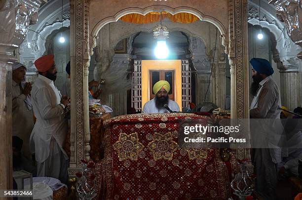 Sikh Rituals 169 Maharaja Of The Sikh Empire Stock Photos, High-Res Pictures, and ...