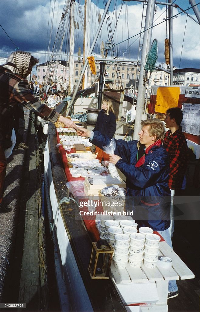 Fischmarkt im Hafen von Helsinki