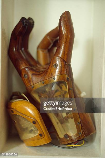 An artificial hand dating from 1914 and belonging to Mr. Kegel's private collection of artificial hands. Mr. Kegel, a private orthosis and prothesis...