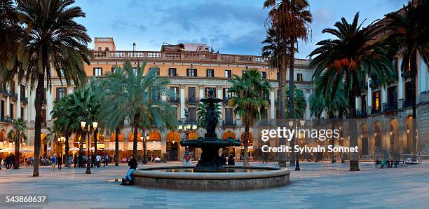 placa real barcelona - barcelona cafe stock pictures, royalty-free photos & images