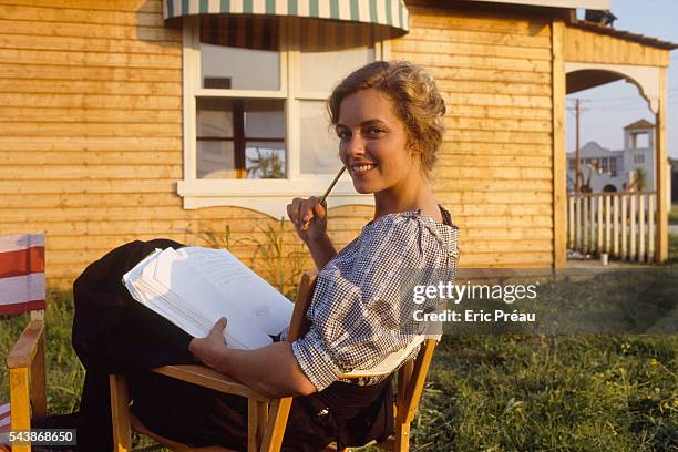 Italian actress Greta Scacchi on the set of the film Good Morning, Babylon, directed by Italian brothers Vittorio and Paolo Taviani.