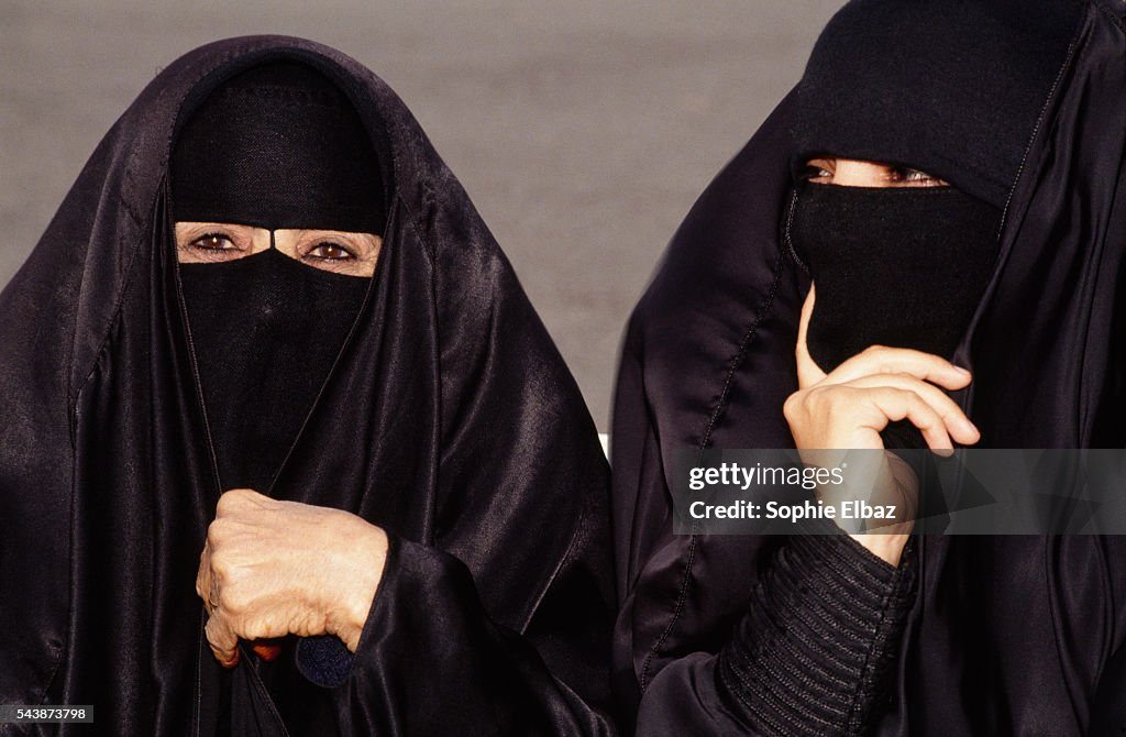 Kuwait Lady Kuwaiti Women Traditional Clothing