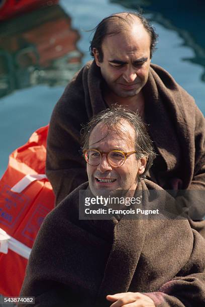Actors Bernard Le Coq and Philippe Khorsand on the set of television series "Une famille formidable", episode one: "Les parents disjonctent".