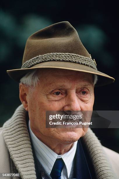 Frison Roche 55 Roger Frison Roche Stock Photos, High-Res Pictures, and Images ...