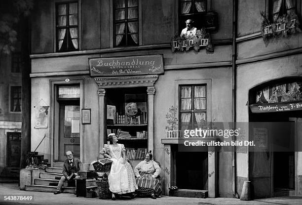 Mannheim, Lucie - Actress, Germany*30.04.1899-+ with actor Hans Leibelt in the play '100 Tausend Taler', direction: Hermann Krehan, Schiller-Theater,...