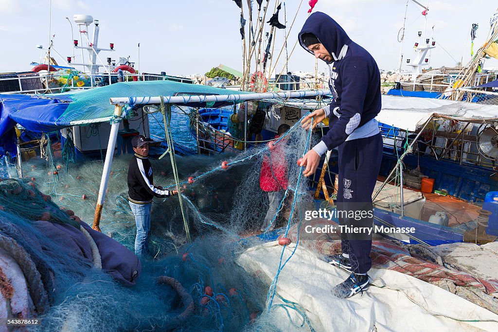 Tunisia - Fishermen in Kelibia