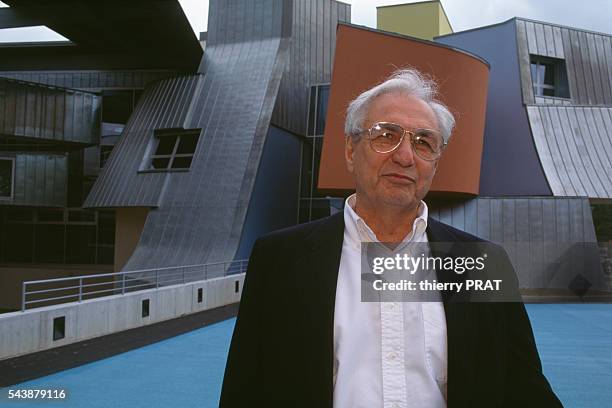 Architect Frank Gehry during the Vitra building inauguration. | Location: Birsfelden, Germany.