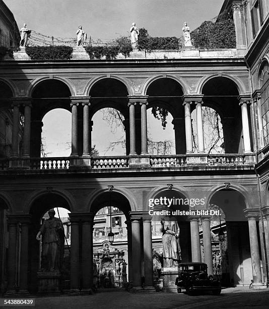 Italy Lazio 1870-/1861-70 Stato Pontifico / Papal State Roma Rome View on the arch hall of the inner courtyard of the Palazzo Borghese - ca. 1937-...