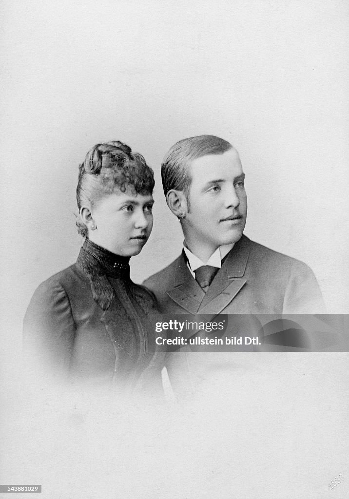 Constantine I. - Crown Prince of Greece*02.08.1868-11.01.1923+- with Princess Sophie von Preussen - Photographer: Wilhelm Hoeffert- 1888Vintage property of ullstein bild