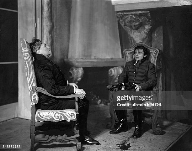 Wegener, Paul - Actor, Germany*11.12.1874-+ and actor Walter Frank in the play 'The Patriot' by Alfred Neumann, Lessingtheater Berlin - Photographer:...