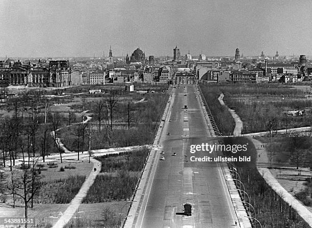 Federal Republic of Germany Berlin Tiergarten View from the Berlin Victory Column in the direction of the Brandenburg Gate: the devastated Tiergarten...