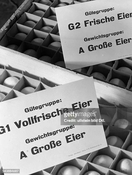 German Empire: eggs with signs of the 'Kontroll- und Kennzeichnungsstelle' - Photographer: Max Ehlert- Published by: 'Das Blatt der Hausfrau'...