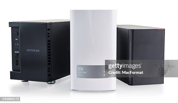 Simple Multiple Computer Storage Cloud Computer Storage Photos and Premium High Res Pictures - Getty Images