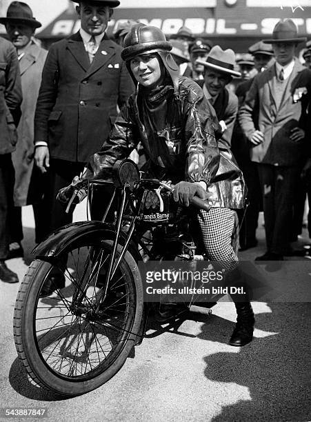 Germany Free State Prussia Berlin Berlin The annual automobile race German Grand Prix on the AVUS: the motorcyclist Susanne Koerner on the Francis...