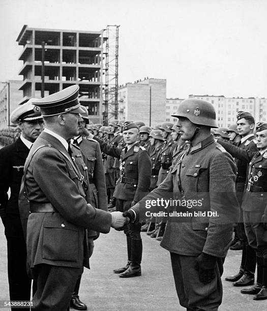 Hitla Hand 197 Soldier Shaking Hands Stock Photos, High-Res Pictures, and Images ...