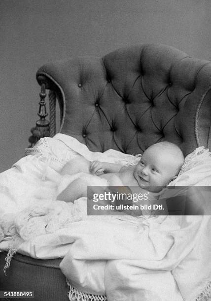 Prussia, August Wilhelm, Prince of, Germany*29.01.1887-+Son of the last German emperor- as a baby - Photographer: Selle & Kuntze- 1887Vintage...