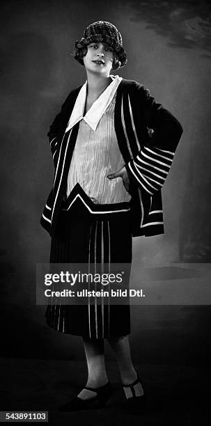 West, Maria - Actress, Germany- dress and hat by V. Mannheimer, Berlin - Photographer: Atelier Binder- Published by: 'Die Dame' 14/1925Vintage...