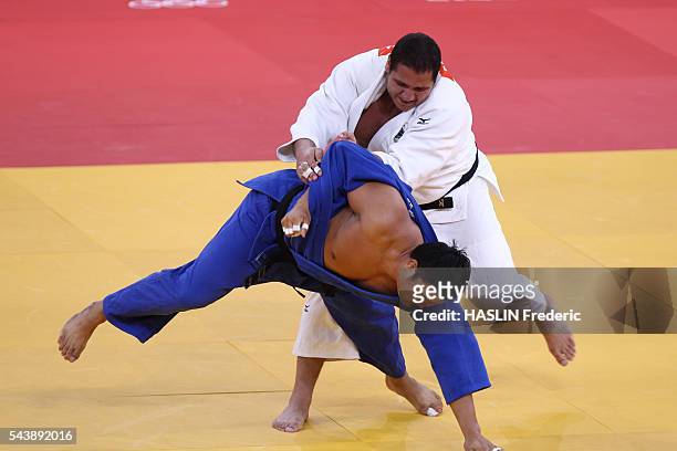 London 2012 - Judo - Bronze finals men +100kg - Rafafi Silva in white won the bronze medal vs Kim Sung-Min