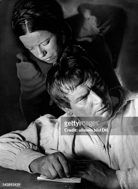Drews, Berta Helene *1905-1987+and actor Hermann Erhardt in the play ''Aufbruch in Kaernten' by Eberhard Wolfgang Moeller, Theater:...