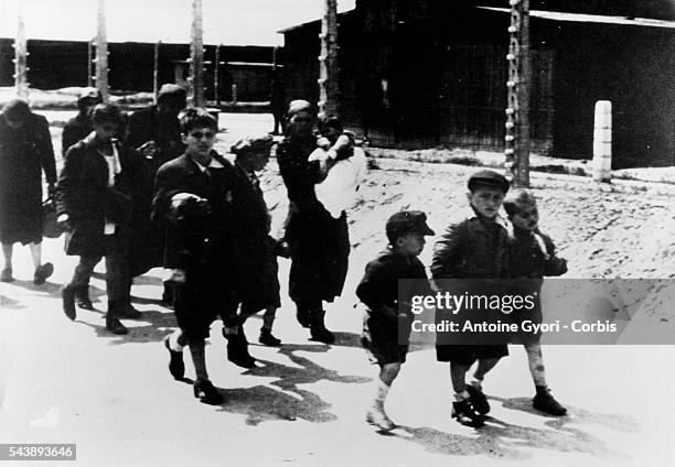 Vel d'Hiv deportation: in the night of 15th and 16th July 1942, 9000 policemen and French officers arrested in Paris and in the suburbs 12884 Jews...