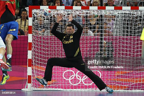 London 2012 - Handball Men semifinal - Spain - France - Arpad STERBIK CAPAR