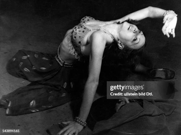 Radice, Attilia - Dancer, Italy*-+Ballet Teatro Reale Romin the opera 'Salome' by Richard Strauss at the German Opera House, Berlin - Photographer:...