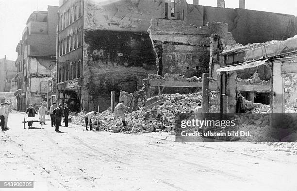 World war, germany during .....Bomb raid on Luebeck 29.March 1942.Clearance of rubble.April/Mai 1942