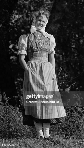 Woman in traditional Dirndl from the Steiermark - Photographer: Lothar Ruebelt- Published by: 'Die Dame' 11/1938Vintage property of ullstein bild
