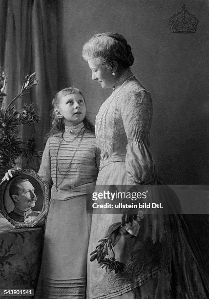 Auguste Viktoria - German Empress, Queen of Prussia*22.10.1858-+- with Princess Victoria Luise- 1903- Photographer: Ottomar Anschuetz Vintage...