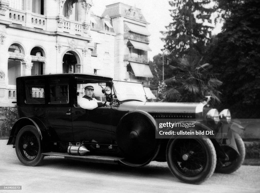 Motor race in Baden-Baden: Hispano Suiza car of the Direktor Glasmacher - Photographer: Atelier Binder- Published by: 'Die Dame' 23/1923Vintage property of ullstein bild