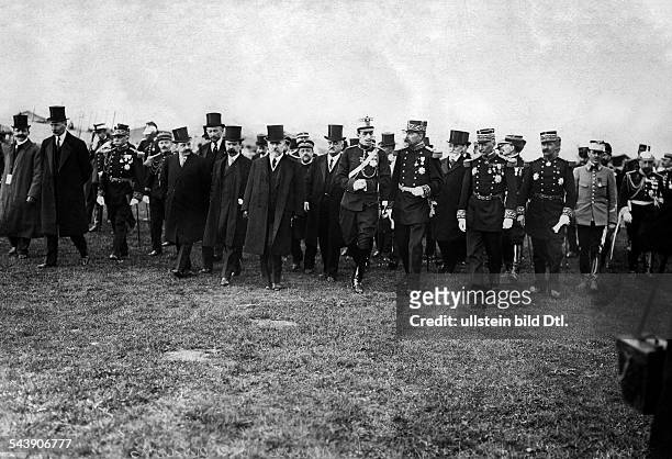 France - Franche-Comte Franche Comte - Buc Alfons XIII. , king of Spain, the french prime minister Raymond Poincaré and the french air marshal André...