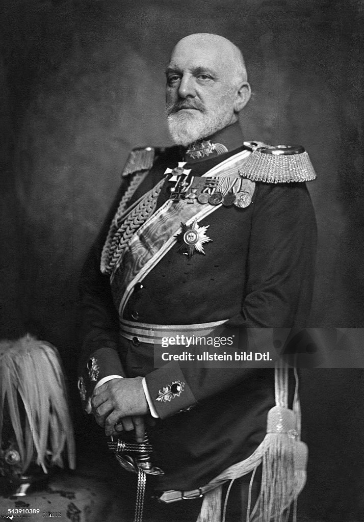 Heeringen, Josias von - Officer, D*09.03.1850-09.10.1926+Portrait - ca. 1914- Photographer: Nicola Perscheid- Published by: 'Zeitbilder' 108/1914Vintage property of ullstein bild