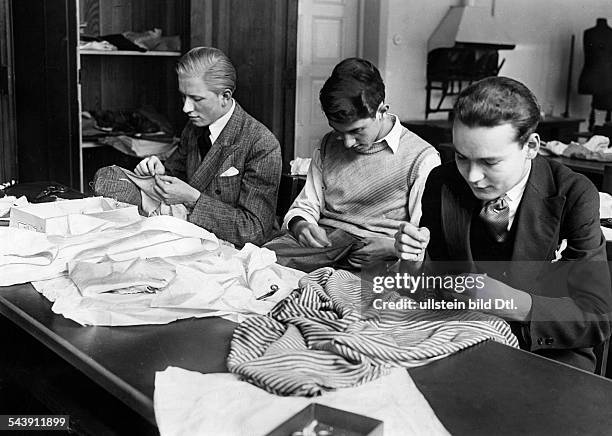 German Empire Free State Prussia Brandenburg Province Berlin The first school of fashion in Berlin. Trainees during sewing lessons. - Photographer:...