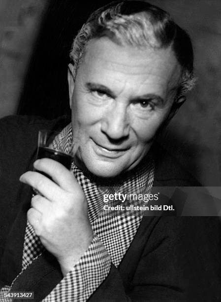 Oskar Karlweis Photos and Premium High Res Pictures Getty Images