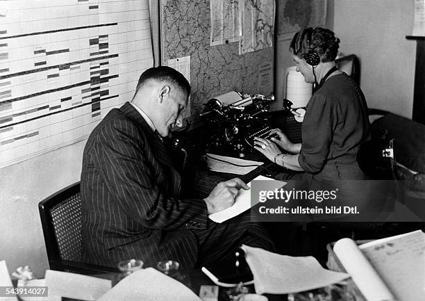 German Empire Free State Prussia Brandenburg Province Berlin: Radio station ' Grossdeutscher Rundfunk ' - Editor and secretary in the information...