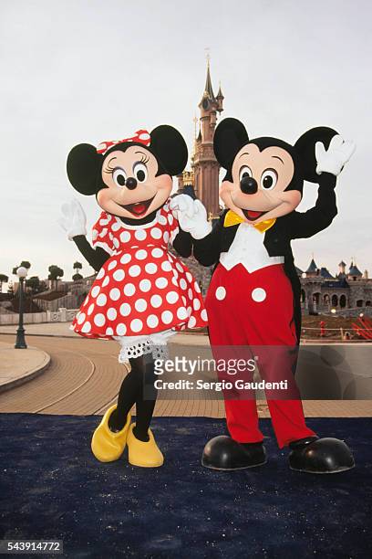 Minnie and Micky at the Disneyland Paris theme park during its construction.