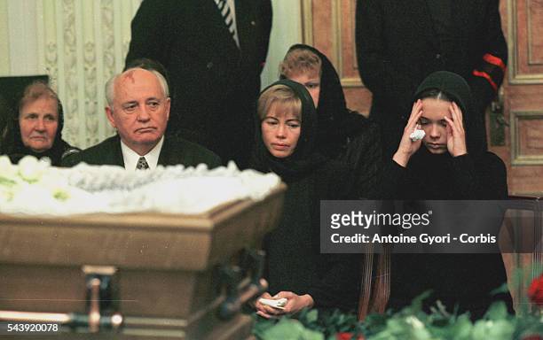 Mikhail Gorbachev with his daughter Irina and his granddaugter Ksenia.