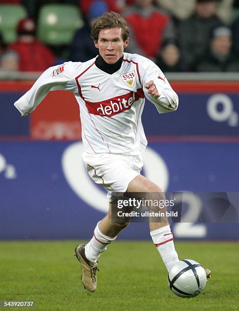 Alexander Hleb Mittelfeldspieler VfB Stuttgart; Weissrussland: laeuft mit dem Ball