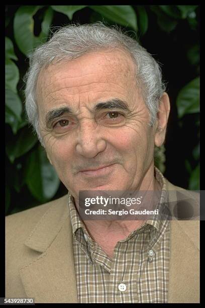 Portrait du chanteur Charles Aznavour