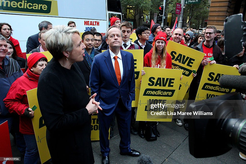 Bill Shorten Campaigns On Election Day Eve