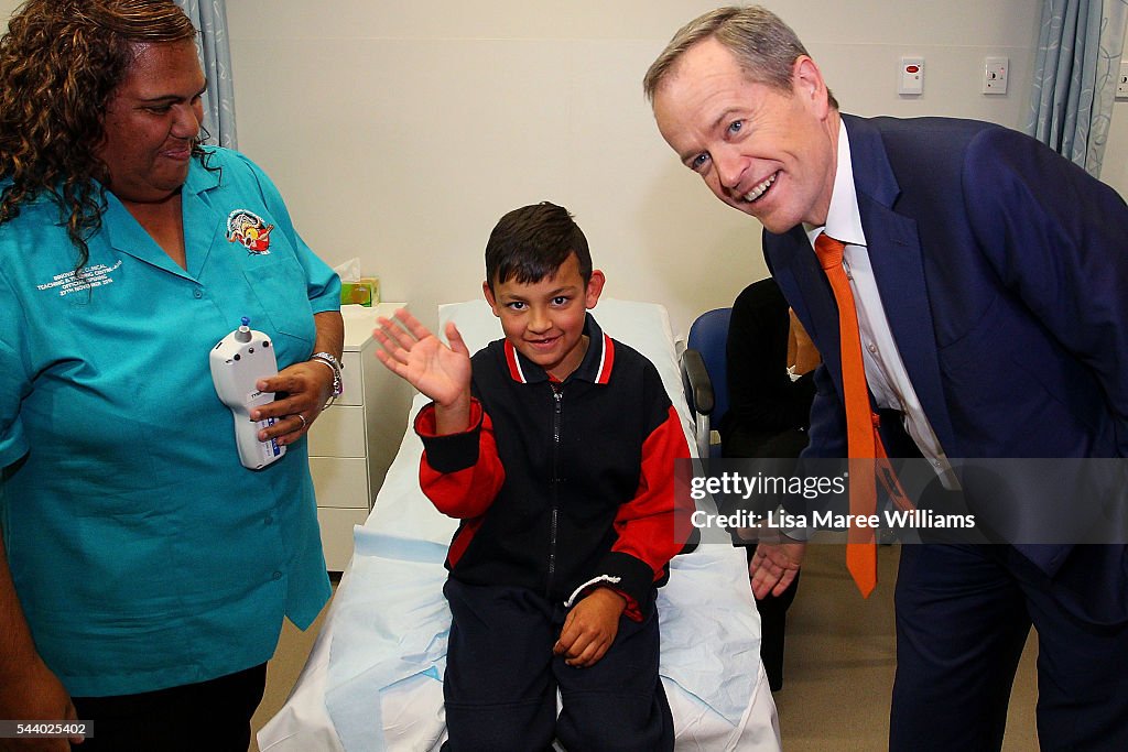 Bill Shorten Campaigns On Election Day Eve