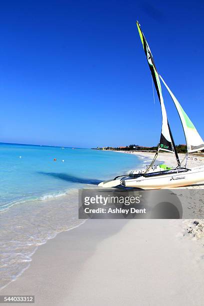 sailing boat on beach in varadero, cuba - varadero beach stock pictures, royalty-free photos & images