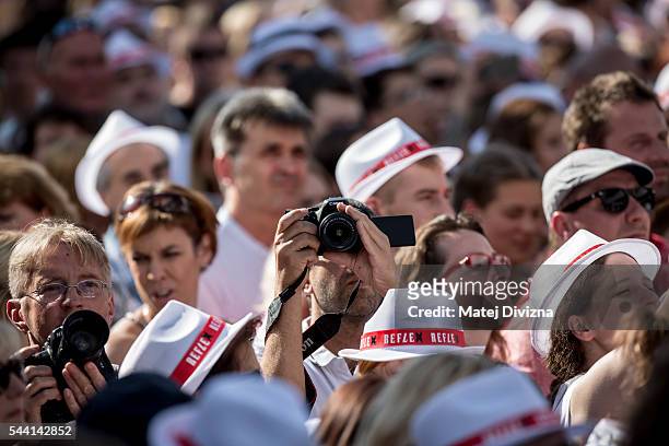 Fans wait for guests before the opening ceremony of the 51st Karlovy Vary International Film Festival on July 1, 2016 in Karlovy Vary, Czech Republic.
