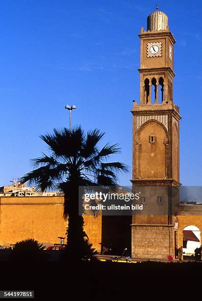 Marokko, Rabat Turm und alte Stadtmauer in der Altstadt - 2004