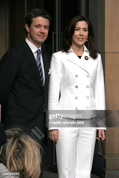 Frederik, Kronprinz von Dänemark und Frau Kronprinzessin Mary von Dänemark - beim Besuch der Berliner Alten Nationalgalerie