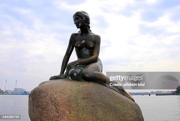 Dänemark, Kopenhagen: "Die Kleine Meerjungfrau", Skulptur von Edvard Erikson nach dem gleichnamigen Märchen von Hans Christian Andersen,...