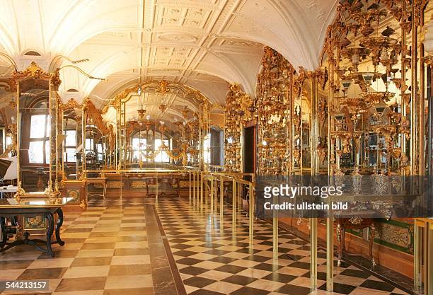 Deutschland, Sachsen, Dresden: das historischeGrüne Gewölbe im Residenzschloss : Pretiosensaal