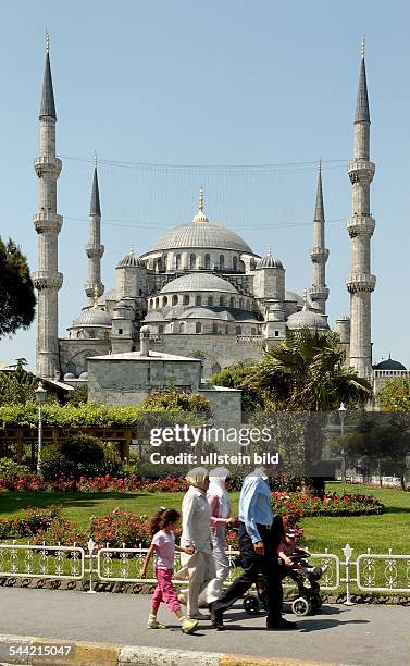 Tuerkei, Istanbul, Stadtteil Eminoenue, Viertel Sultanahmet : Sultan Ahmet Camii