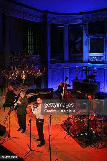 World Quintet, Musikband Klezmer und Jazz, Schweiz - spielen auf einer Veranstaltung der Stiftung Schloss Neuhardenberg in der Schinkelkirche